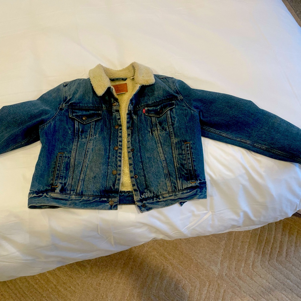 Levi’s Sherpa lined jean jacket